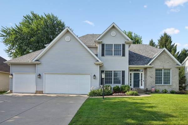 3105 48th AVE, Bettendorf, IA 52722