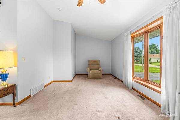 285 E Legner ST, Leland, IL 60531