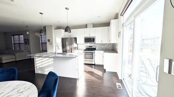 3S481 Barkley AVE, Warrenville, IL 60563