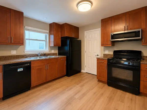 82 Holmes WAY #X2, Schaumburg, IL 60193