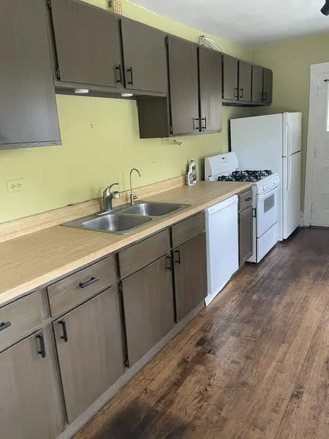 211 N Larch AVE #2, Elmhurst, IL 60126