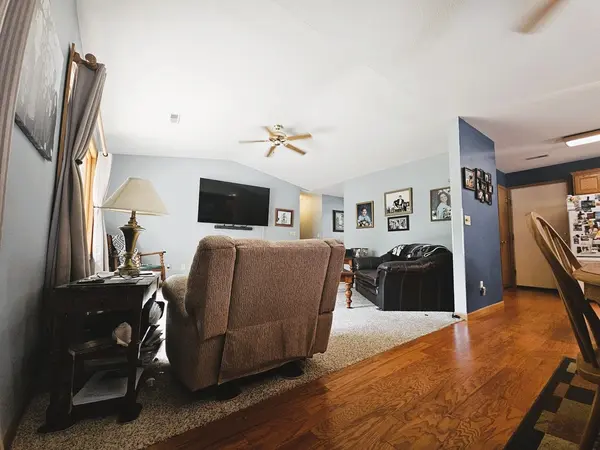 133 Fieldstone LN, Dixon, IL 61021