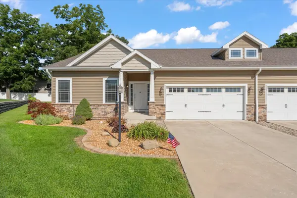 1806 Lake Ridge CT #1806, Mahomet, IL 61853