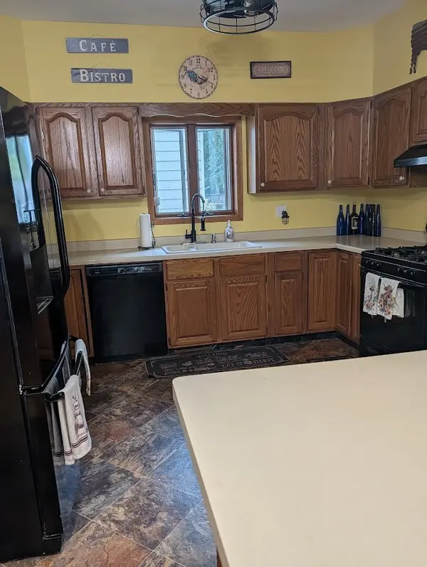 739 N 11th ST, Dekalb, IL 60115