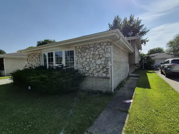 6842 N Central AVE, Chicago, IL 60646
