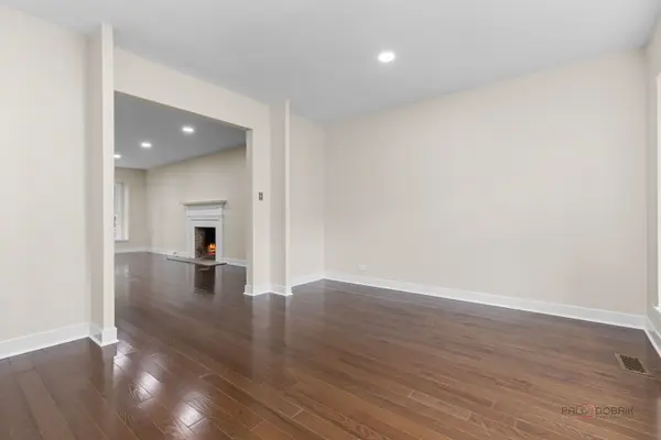 28 Plymouth CT, Lincolnshire, IL 60069