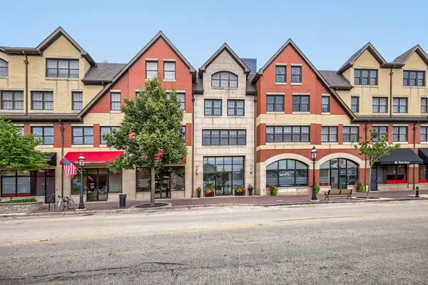 10 E Burlington ST #3B, Riverside, IL 60546