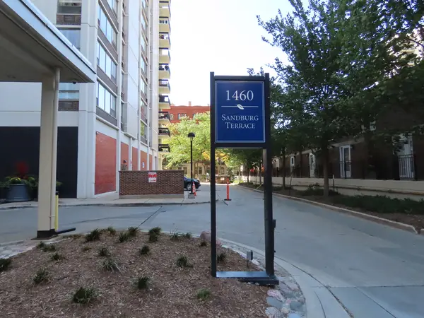 1460 N Sandburg TER #803A, Chicago, IL 60610