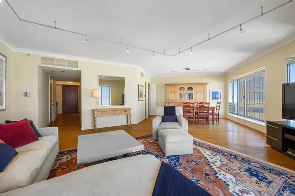 950 N Michigan AVE #4005, Chicago, IL 60611