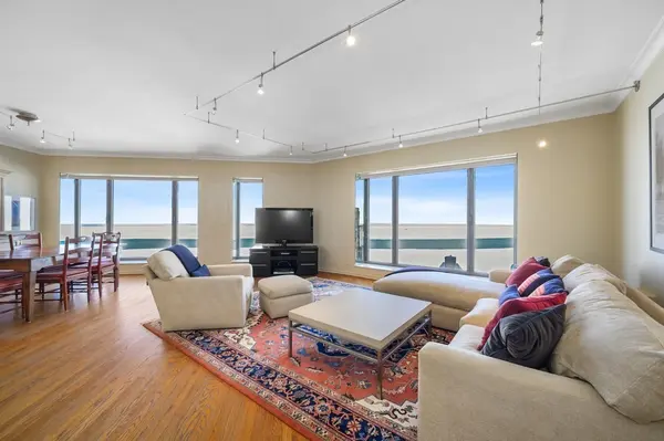 950 N Michigan AVE #4005, Chicago, IL 60611