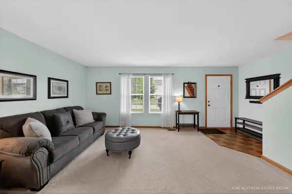 1196 Port Royal RD, Pingree Grove, IL 60140