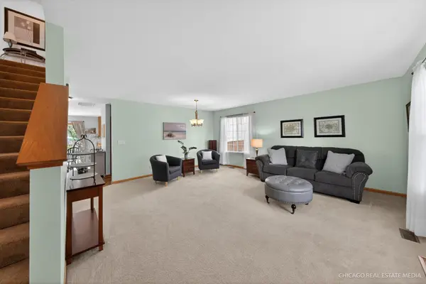 1196 Port Royal RD, Pingree Grove, IL 60140