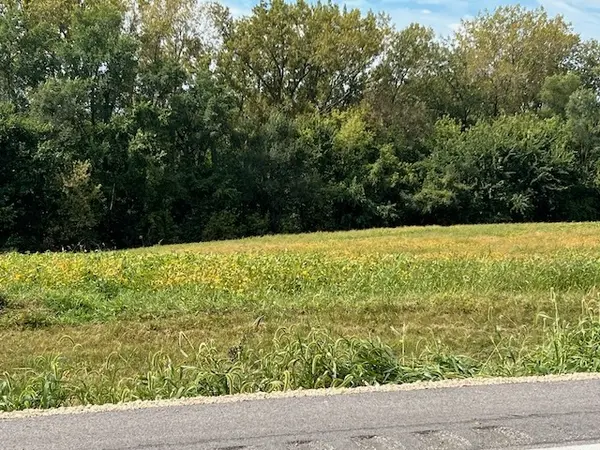 00 Wells Ferry RD, Pleasant Valley, IA 52767