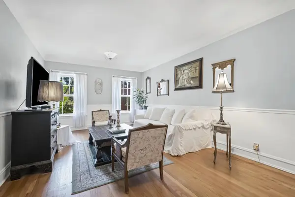906 OAKTON ST #2, Evanston, IL 60202