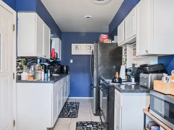 18W133 Kirkland LN, Villa Park, IL 60181