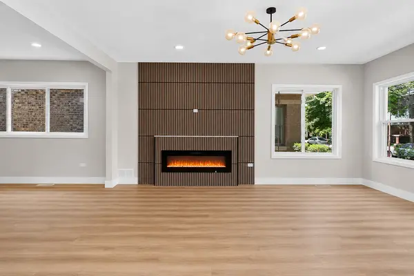 5311 W Cuyler AVE, Chicago, IL 60641