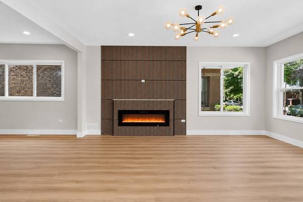 5311 W Cuyler AVE, Chicago, IL 60641