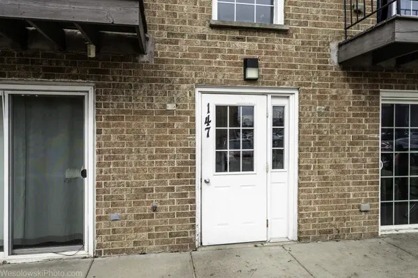 147 W Elk TRL #147, Carol Stream, IL 60188