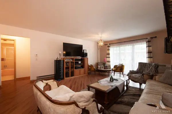 10316 S Pulaski RD #303, Oak Lawn, IL 60453