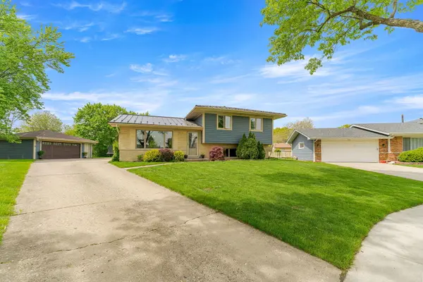 740 TERRACE CT, Schaumburg, IL 60193