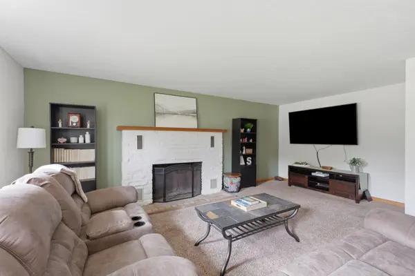 2808 W 3rd ST, Coal Valley, IL 61240
