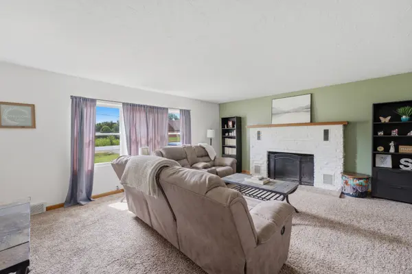 2808 W 3rd ST, Coal Valley, IL 61240