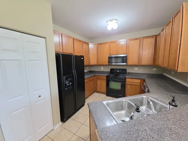 207 Springbrook TRL S, Oswego, IL 60543