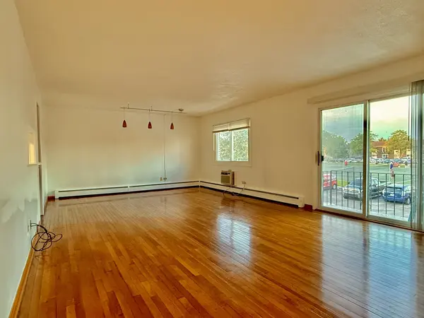 8896 David PL #201A, Des Plaines, IL 60016
