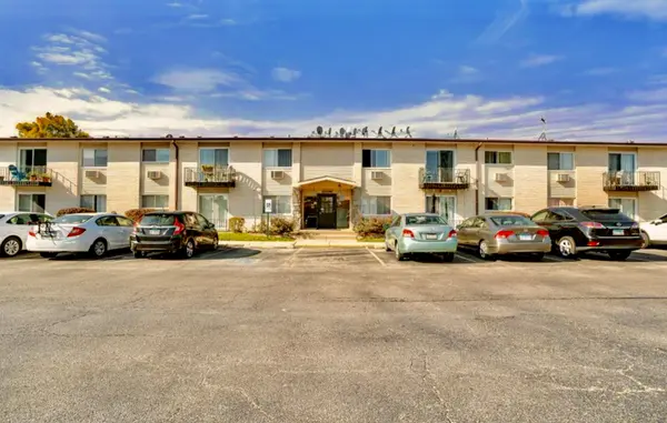 8896 David PL #201A, Des Plaines, IL 60016