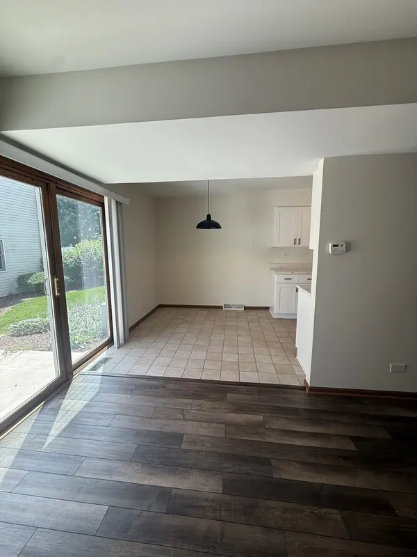 121 Spuhler DR, Batavia, IL 60510