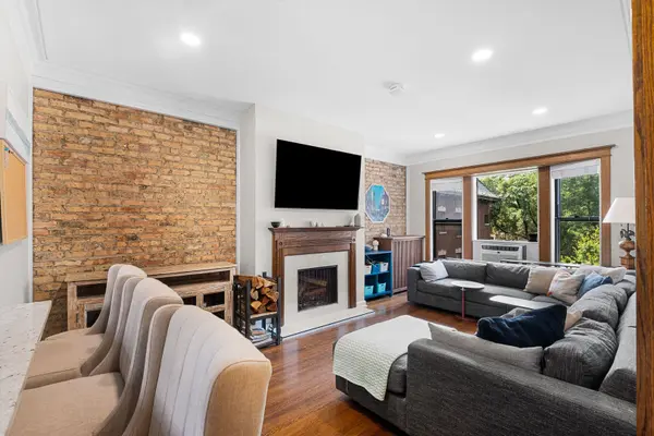 3749 N Pine Grove AVE #3, Chicago, IL 60613