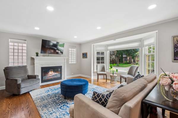6669 N Sioux AVE, Chicago, IL 60646