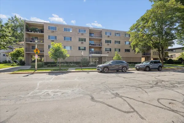 425 Home AVE #1g, Oak Park, IL 60302