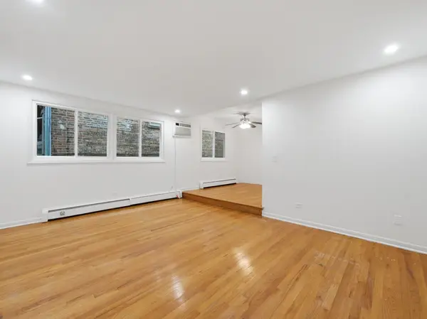 714 N Austin BLVD #202, Oak Park, IL 60302