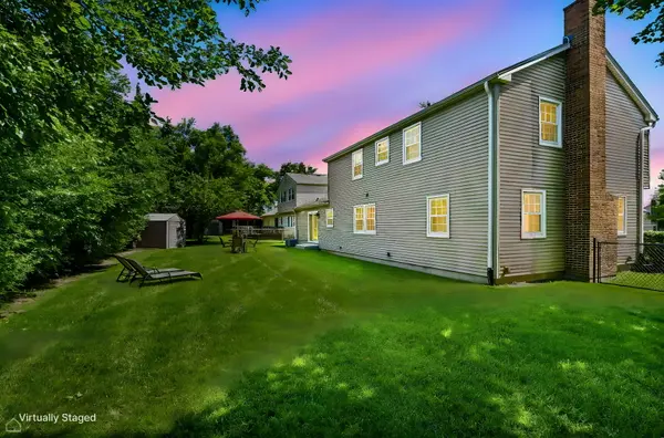 32 Timber Hill RD, Buffalo Grove, IL 60089