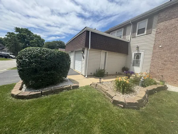 140 Julie RD, Bolingbrook, IL 60440