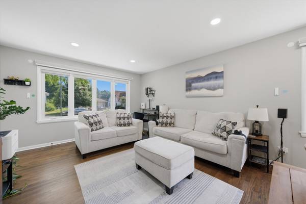 340 Dalton AVE, Mundelein, IL 60060