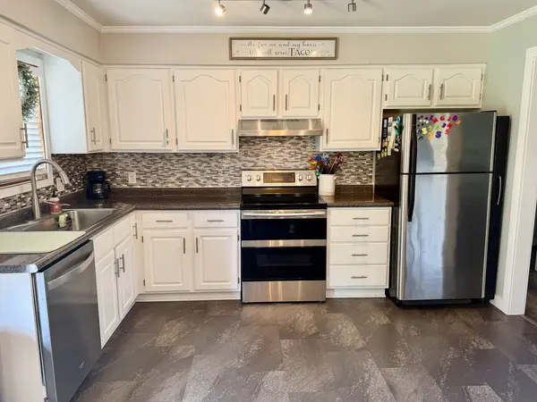 7567 Norris DR, Marion, IL 62959