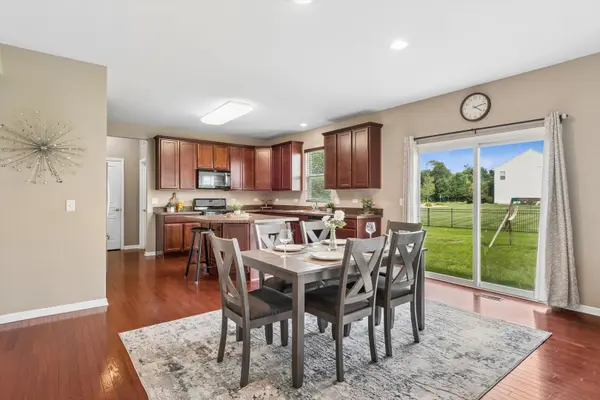 1452 Ruby DR, Yorkville, IL 60560