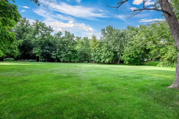 112 Brinker RD, Barrington Hills, IL 60010