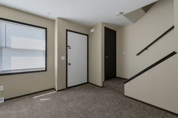 3367 Hillandale RD, Davenport, IA 52806