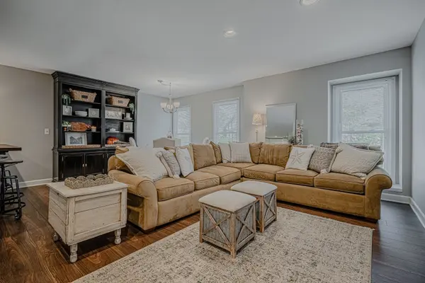 831 Garfield AVE #C, Libertyville, IL 60048