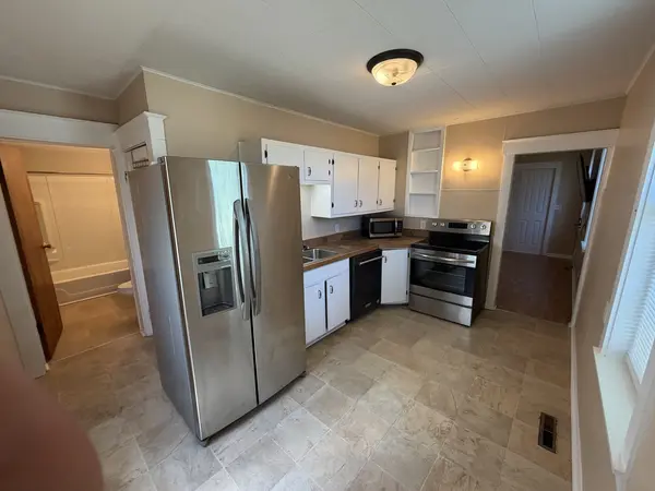 103 E State ST, Mahomet, IL 61853