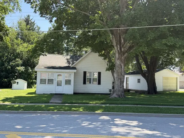 103 E State ST, Mahomet, IL 61853