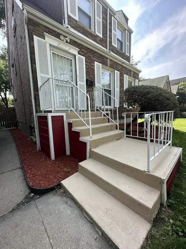 8209 S Prairie AVE, Chicago, IL 60619