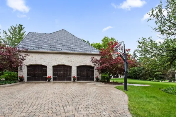610 Grant CT, Burr Ridge, IL 60527