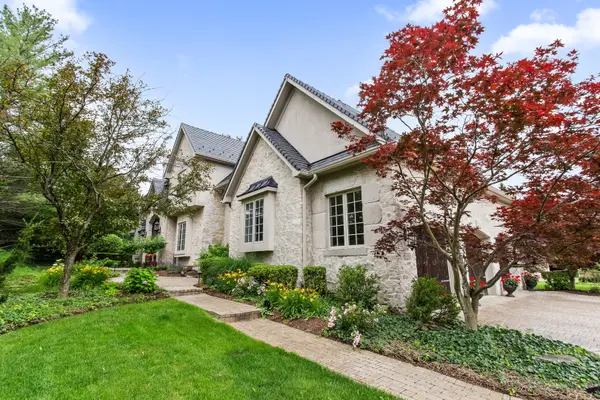 610 Grant CT, Burr Ridge, IL 60527