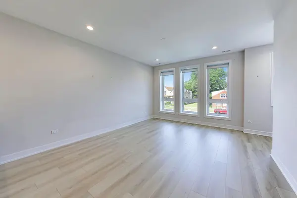 5157 S Wabash AVE #2, Chicago, IL 60615