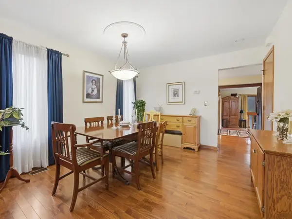 312 Brookdale DR #A, Bloomingdale, IL 60108