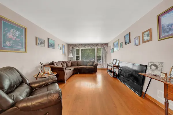 8606 S KOSTNER AVE, Chicago, IL 60652